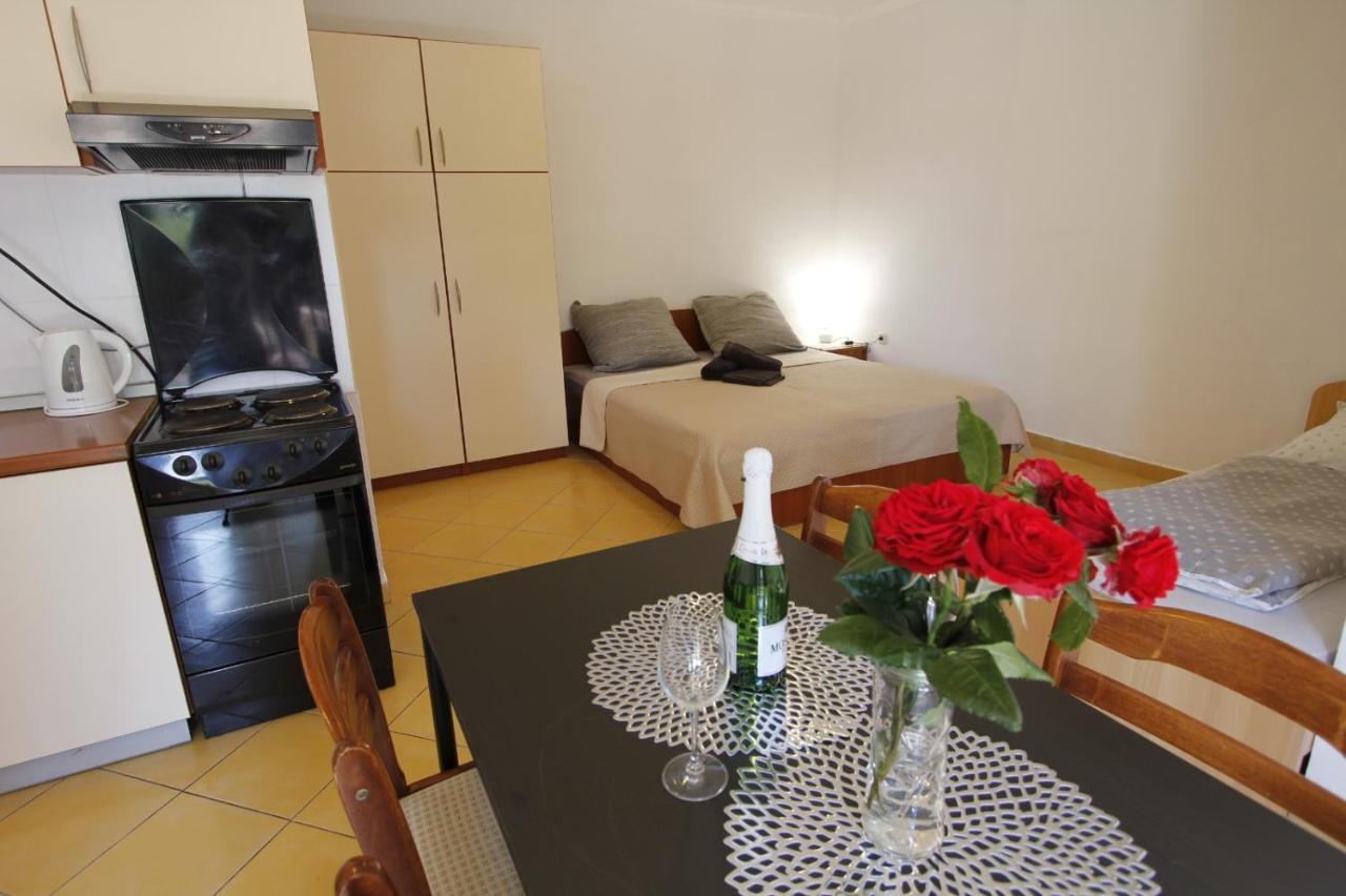 Apartmani Nika Bibinje Zewnętrze zdjęcie